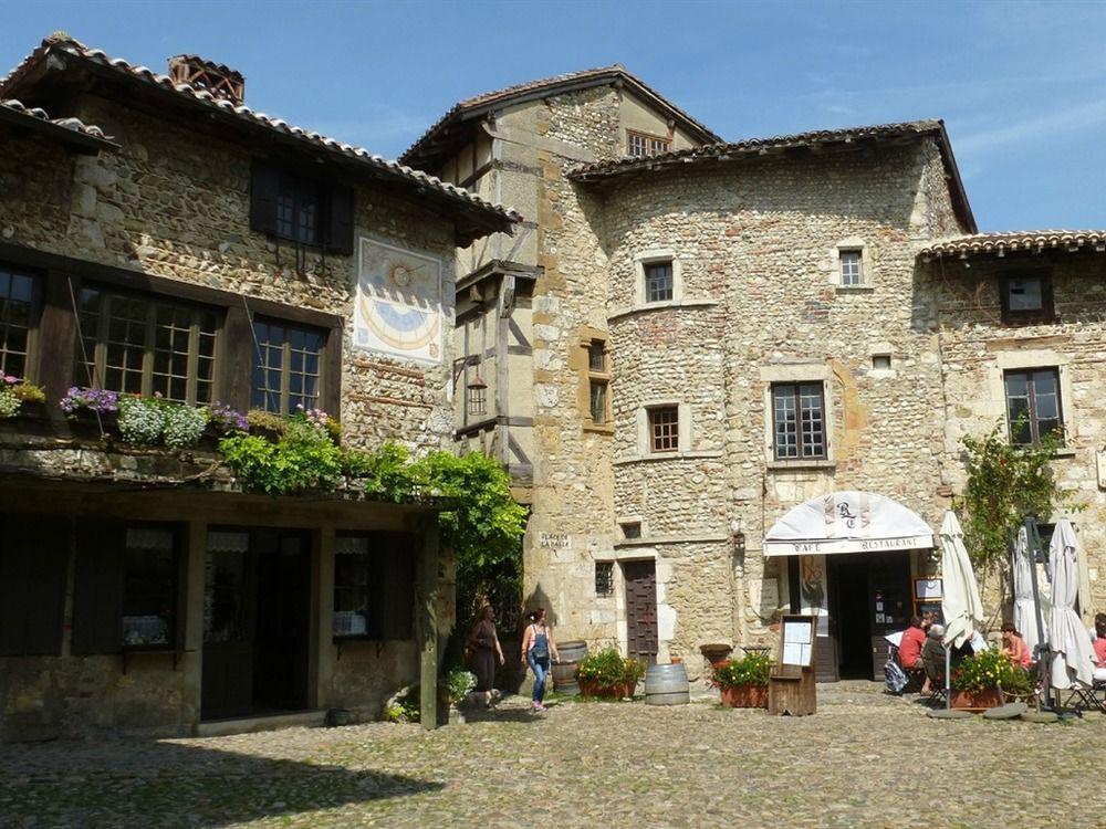 Hostellerie Du Vieux Perouges Exterior photo