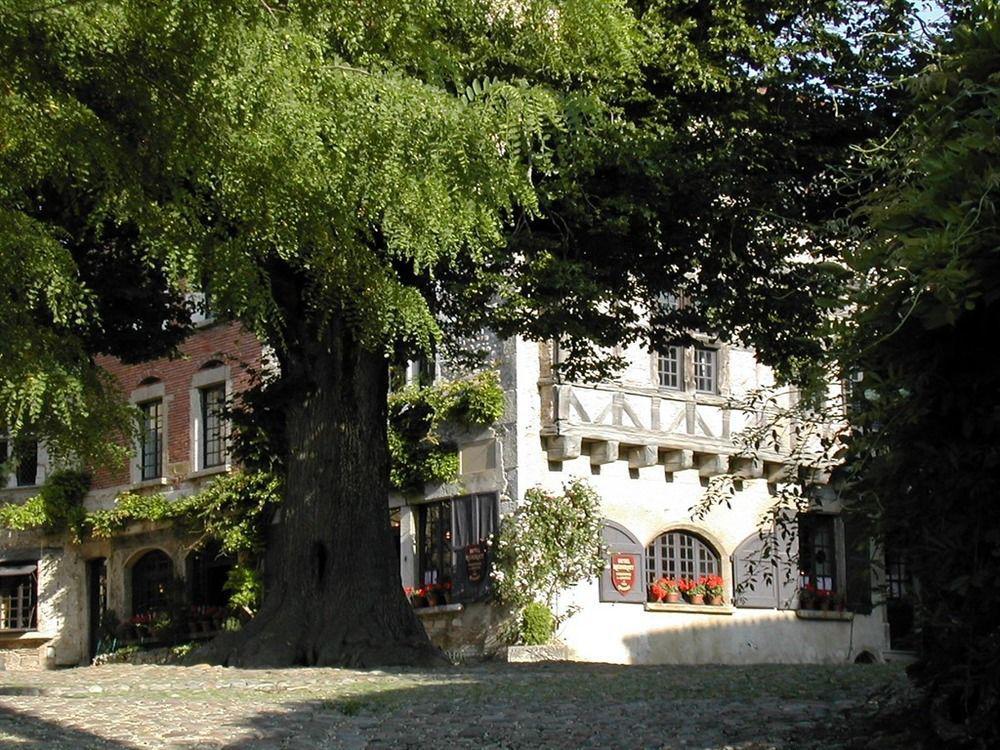 Hostellerie Du Vieux Perouges Exterior photo