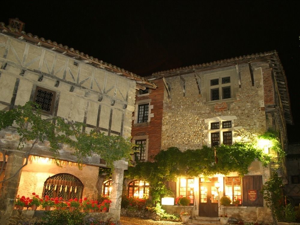 Hostellerie Du Vieux Perouges Exterior photo